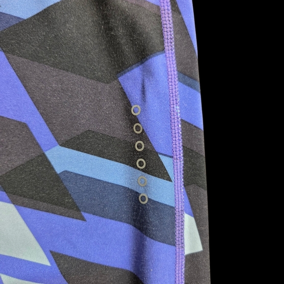 Nike Blue and Black Patterned 3/4 Leggings Size XS - Picture 5 of 7